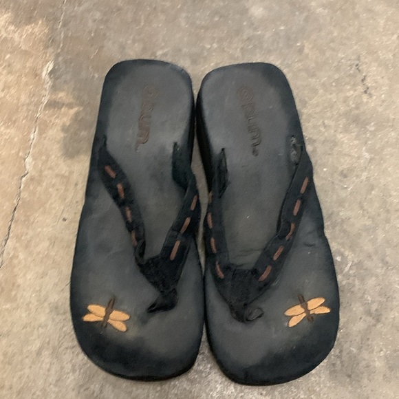 Vintage y2k bum Platform Flip Flops with Dragonfly Detail - Picture 2 of 5